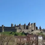 Le Clos Saint Jean, Vue Cite, Piscine Et Parking *