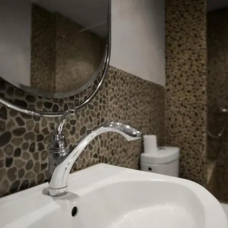 Le Clos Saint Jean, Vue Cite, Piscine Et Parking Carcassonne