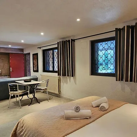 Le Clos Saint Jean, Vue Cite, Piscine Et Parking * 카르카손