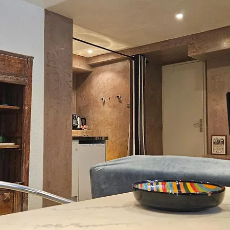 Le Clos Saint Jean, Vue Cite, Piscine Et Parking Apartament